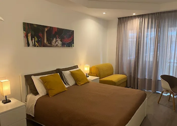 Anastasio Vatican Rooms G H